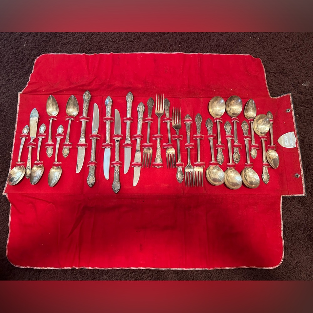 WM Rogers AA Heavy Oneida Ltd Silverware Flatware 26pc Set Forks Spoons Knives